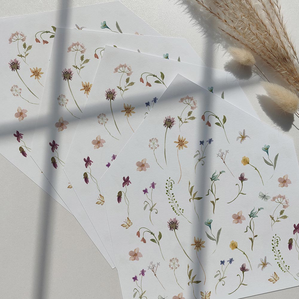 Enveloper liners with flowers